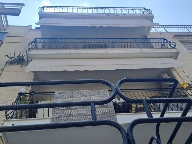 Πολυκατοικία 300 τ.μ.