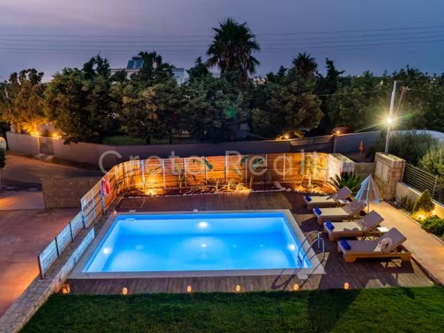 4-bedroom freehold villa in Hersonissos — photo 3 of 5