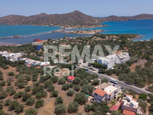 3-bedroom freehold apartment in Agios Nikolaos — photo 1 of 5
