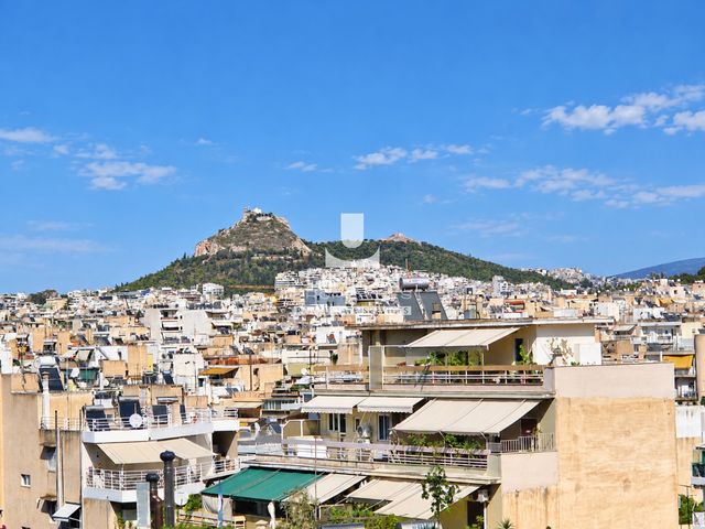 Πολυκατοικία 597 τ.μ.